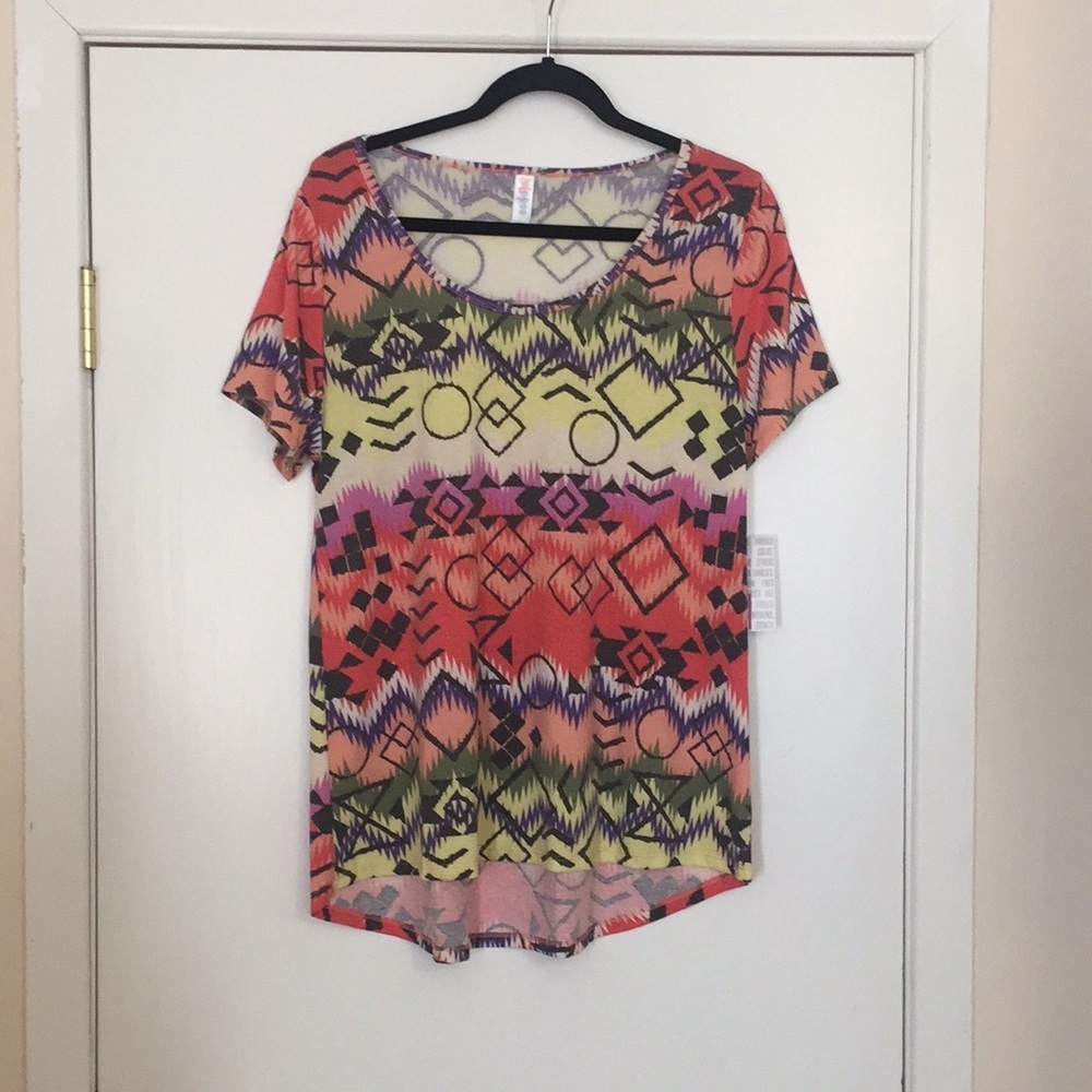 M LuLaRoe Classic T Shirt DD12 1426